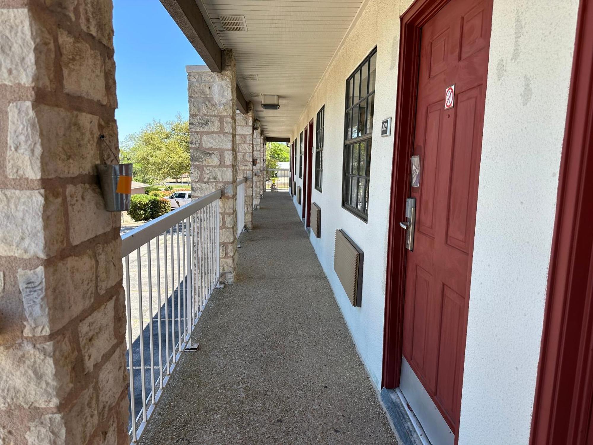 Windcrest Inn&Suites Fredericksburg Exterior foto